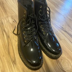 brand new ! Doc martens size 7